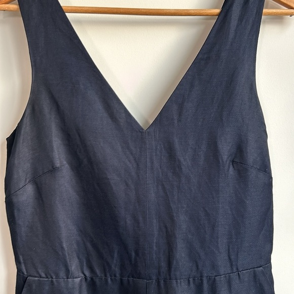 Banana Republic VNeck Sleeveless Tie Back Cropped Wide Leg Navy Jumpsuit Size 4 - Picture 17 of 17